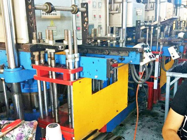 真空硫化機(jī)